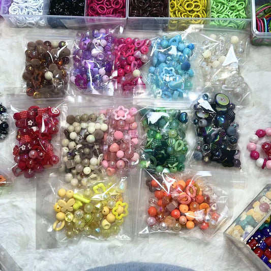 DIY all kinds of the beads ,staps and silicone pendants rings rubbers