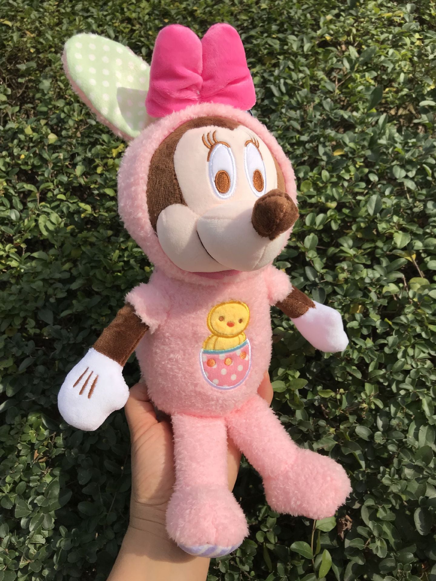 带兔子帽子的可爱复活节迪士尼毛绒玩具
